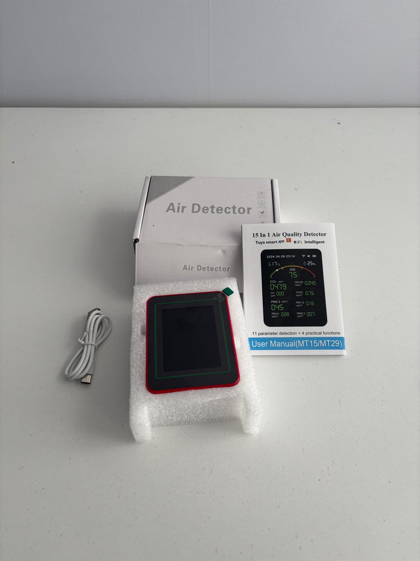 Detektor Jakości Powietrza 15w1 WiFi – Tuya Smart – PM2.5 CO2 LZO – Nowy