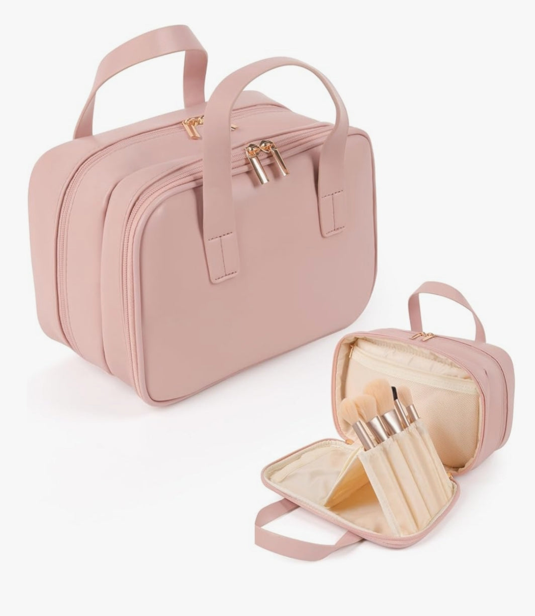 Elegancka różowa kosmetyczka w stylu torebki z rączkami