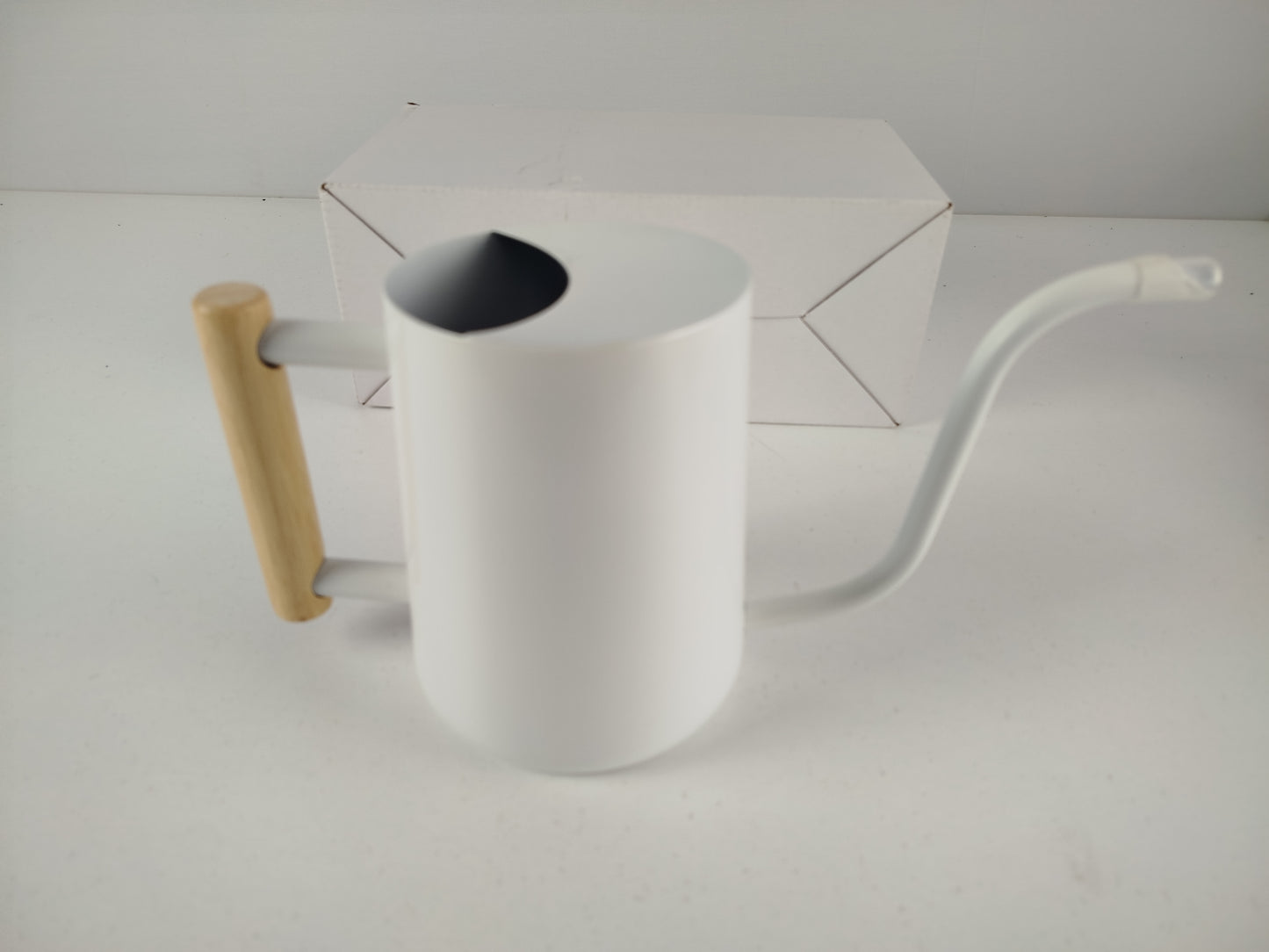 Elegancka Metalowa Konewka Domowa – Styl Skandynawski / Loft