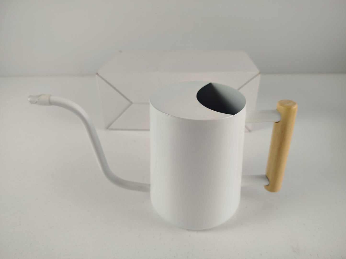 Elegancka Metalowa Konewka Domowa – Styl Skandynawski / Loft
