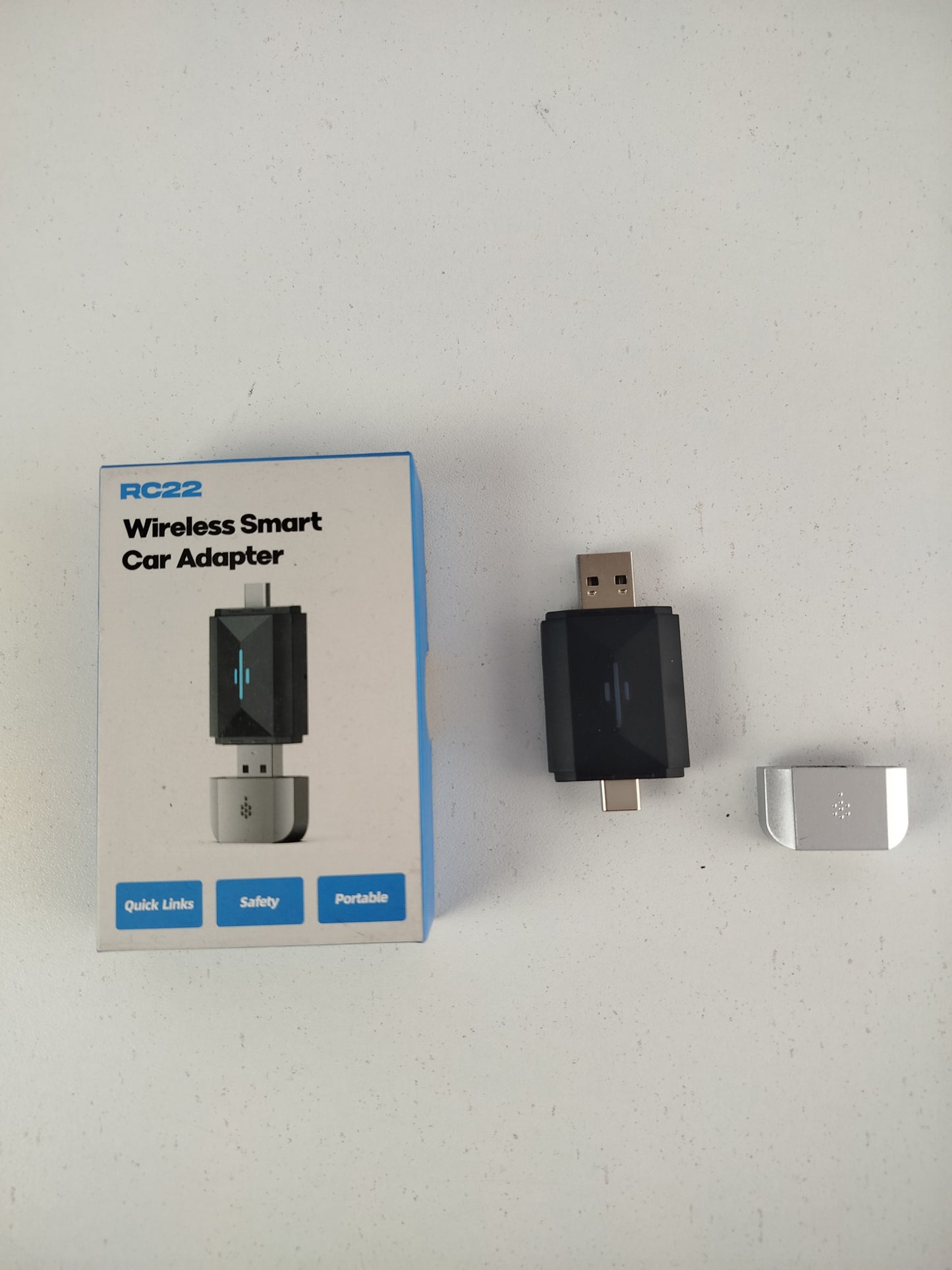 Adapter Bezprzewodowy RC22 – CarPlay i Android Auto bez kabli!